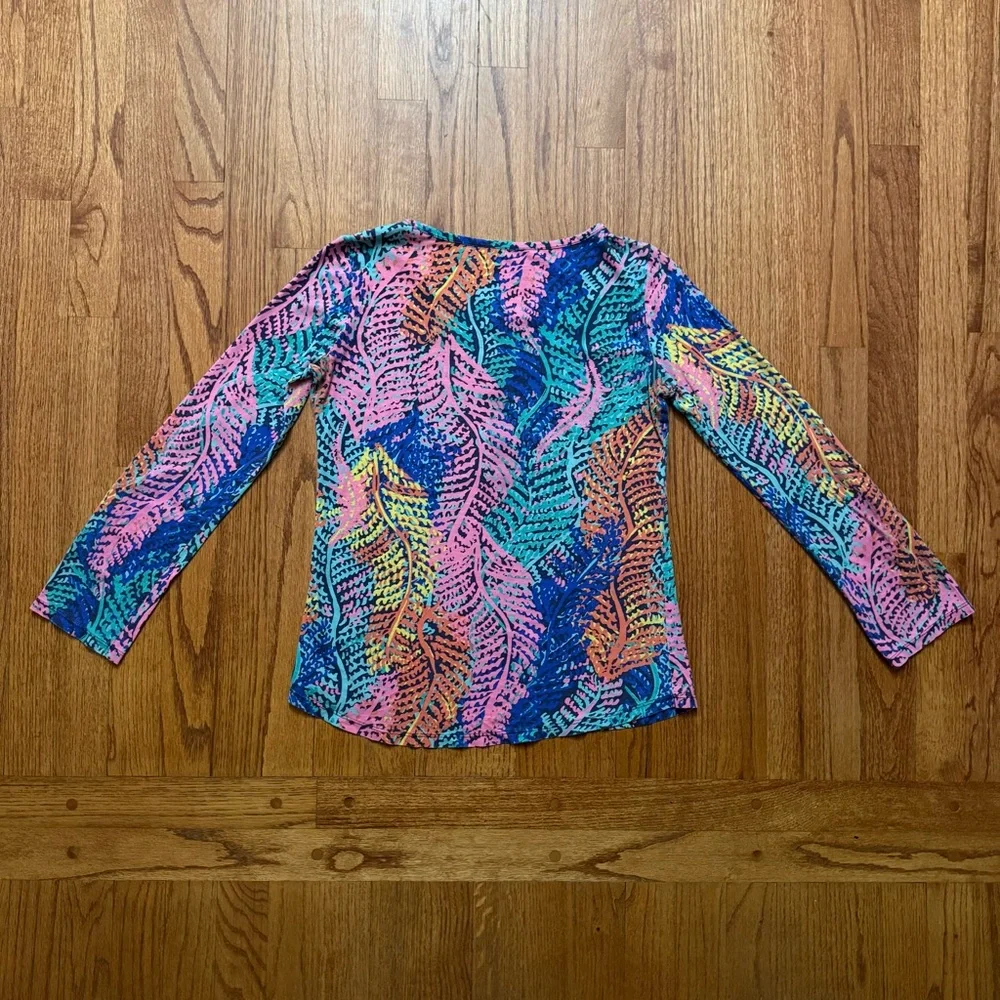 Lilly Pulitzer Porter Henley Top in the Electric Feel print size S - Picture 13 of 16